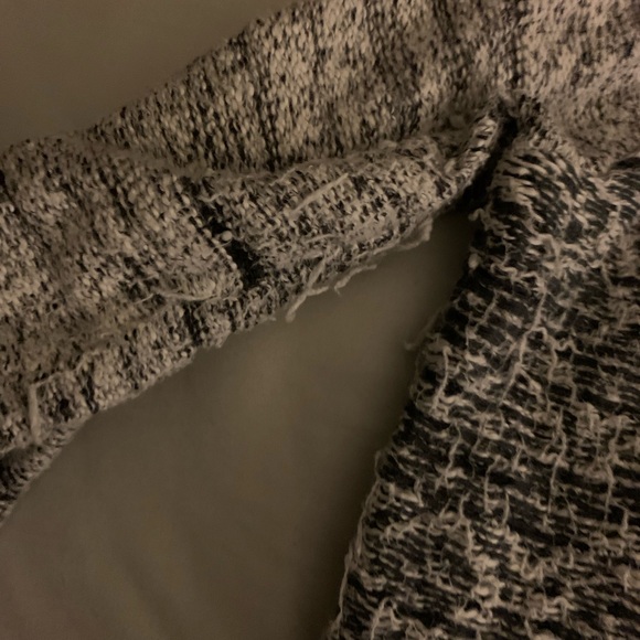 Gimmicks by BKE sweater in Gray colors, size XL Womens. In Good condition - Picture 4 of 6